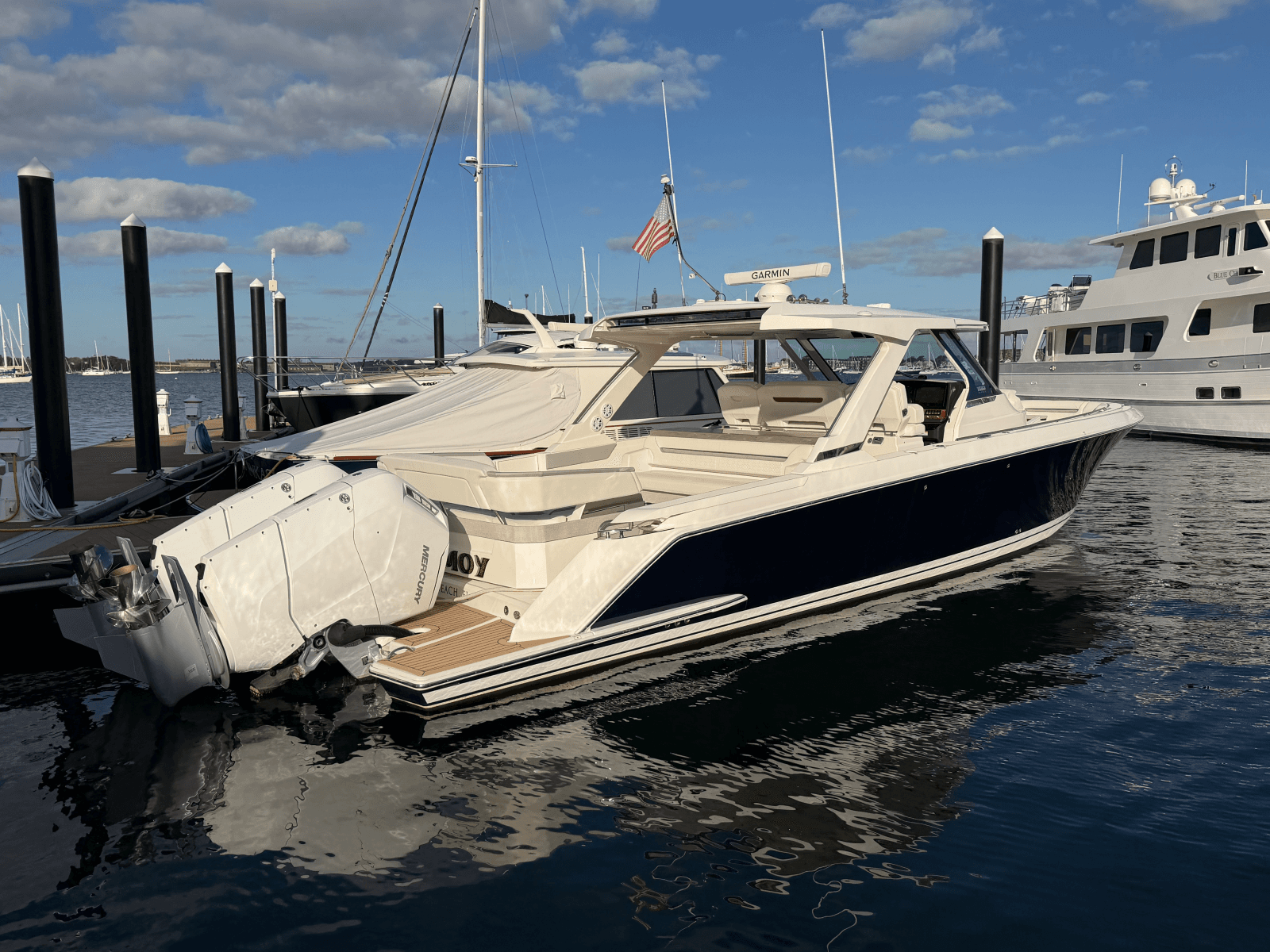 2023 Tiara Yachts 43 LS - Photo 2