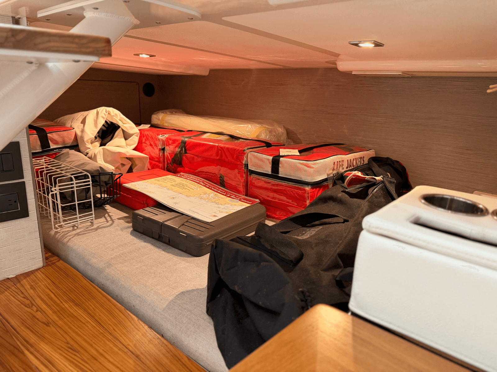 2023 Tiara Yachts 43 LS - Photo 26