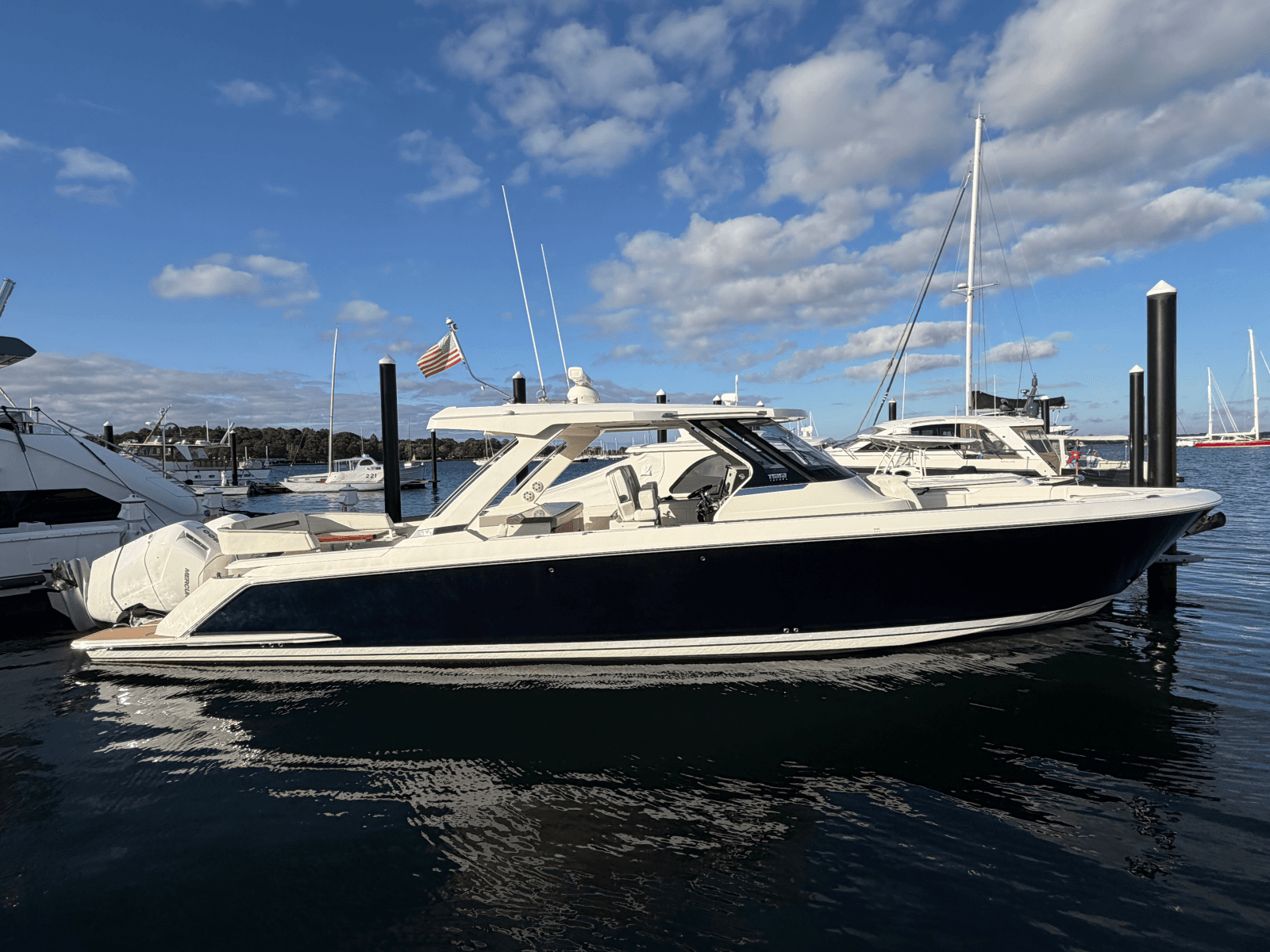 2023 Tiara Yachts 43 LS - Photo 1
