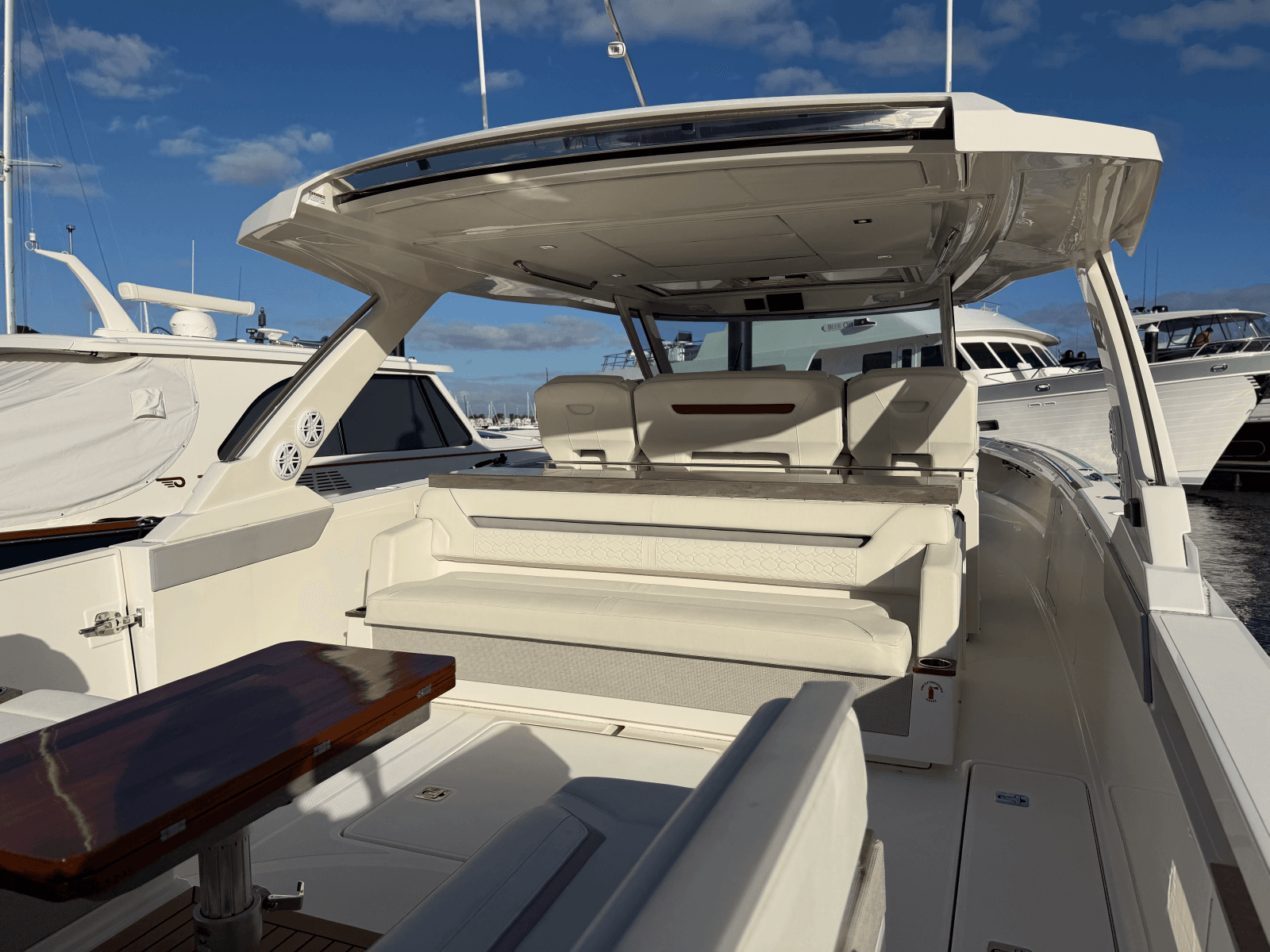 2023 Tiara Yachts 43 LS - Photo 7