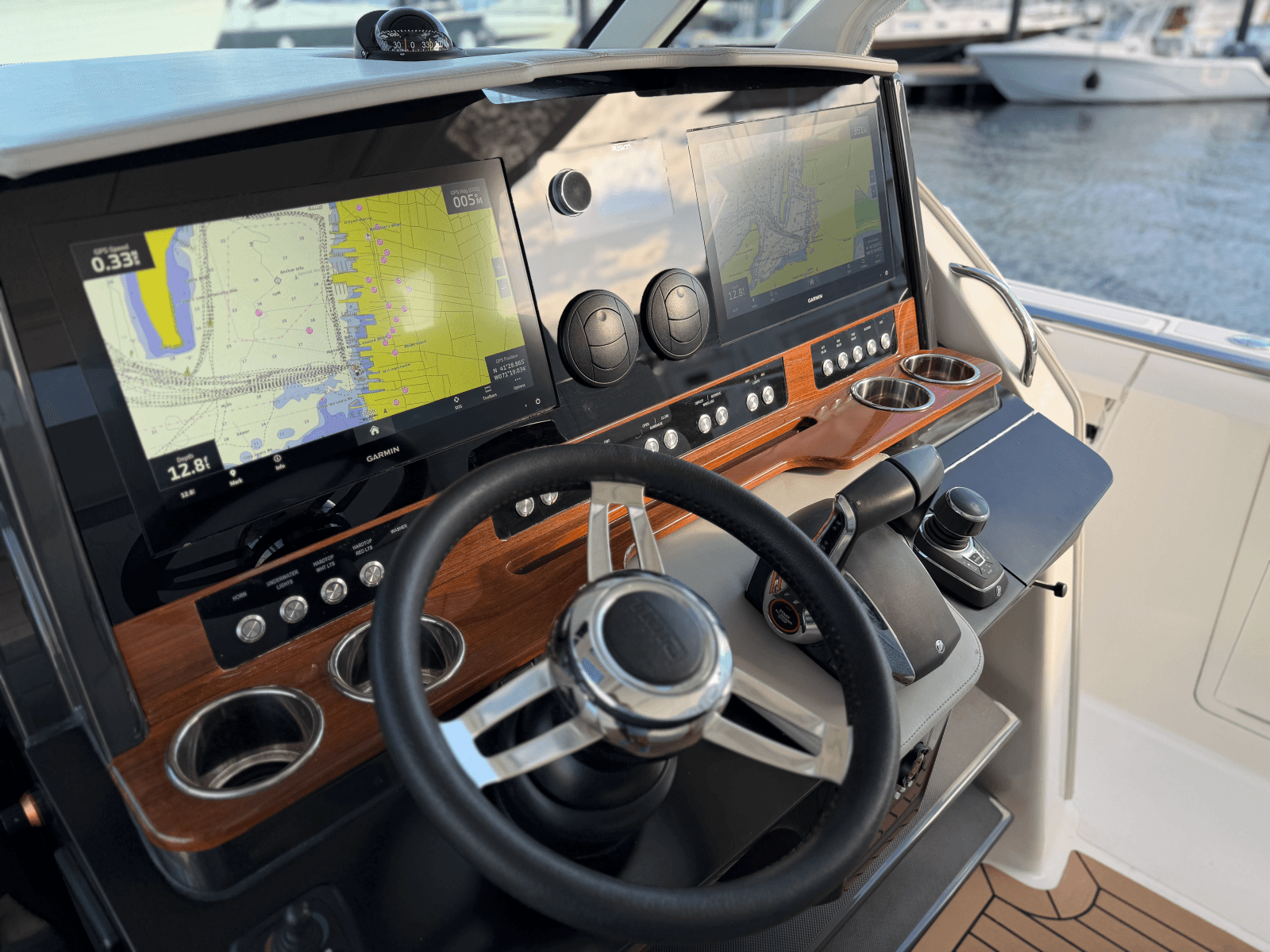 2023 Tiara Yachts 43 LS - Photo 17