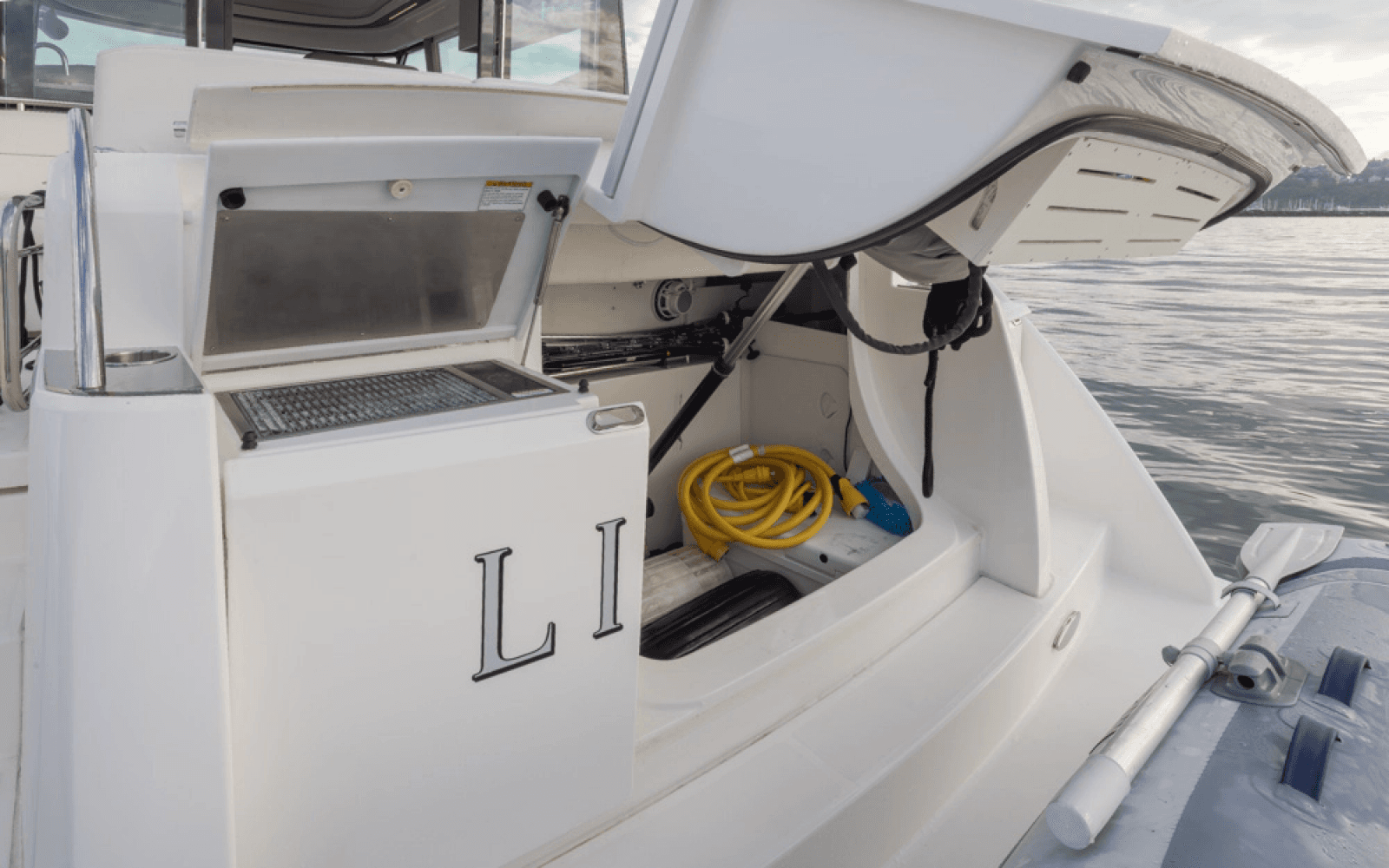 2019 Tiara Yachts C49 Coupe - Photo 11