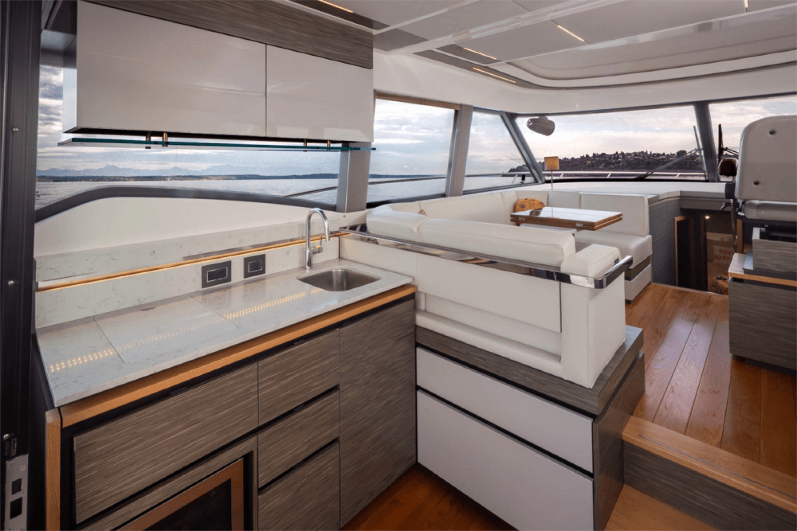 2019 Tiara Yachts C49 Coupe - Photo 21