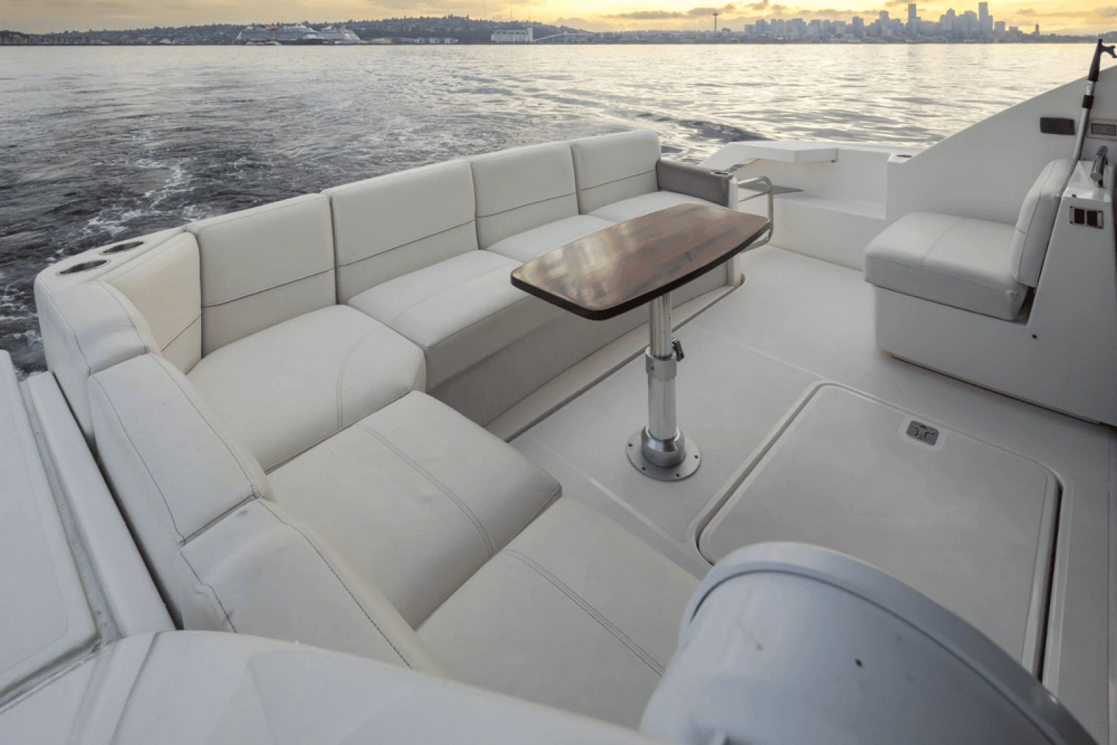 2019 Tiara Yachts C49 Coupe - Photo 14