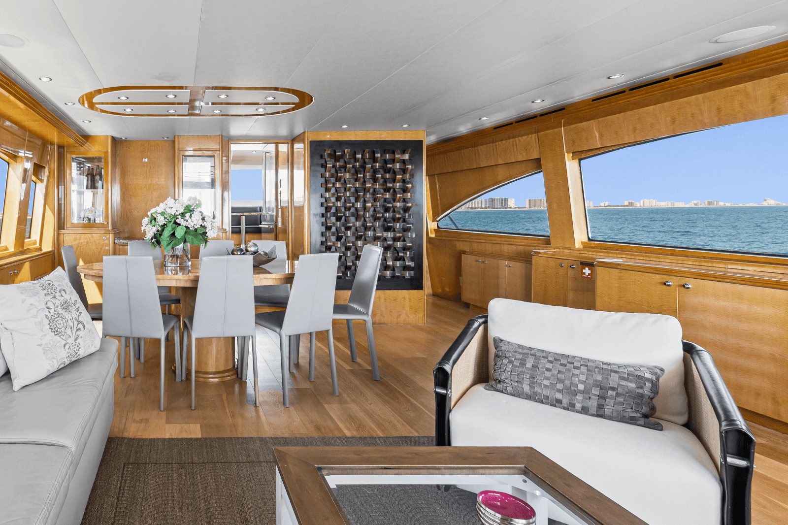 2006 Hatteras 80 Motor Yacht Skylounge - Photo 16