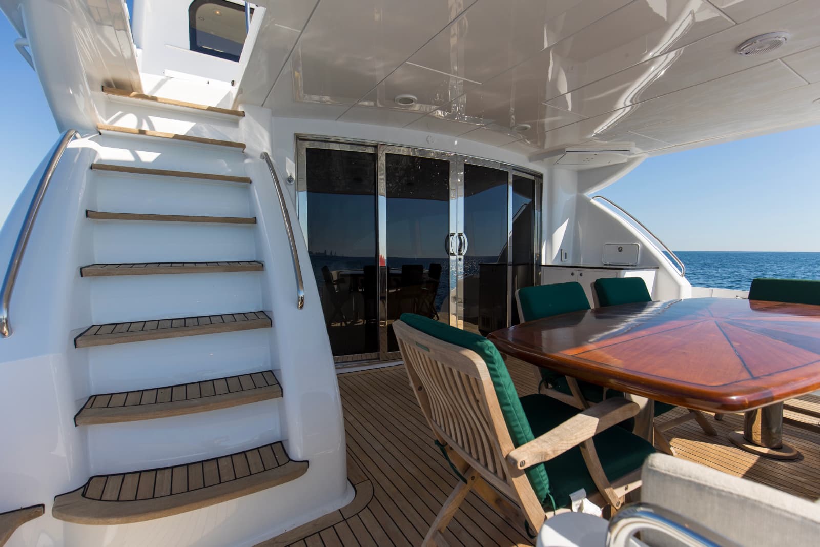 2006 Hatteras 80 Motor Yacht Skylounge - Photo 9