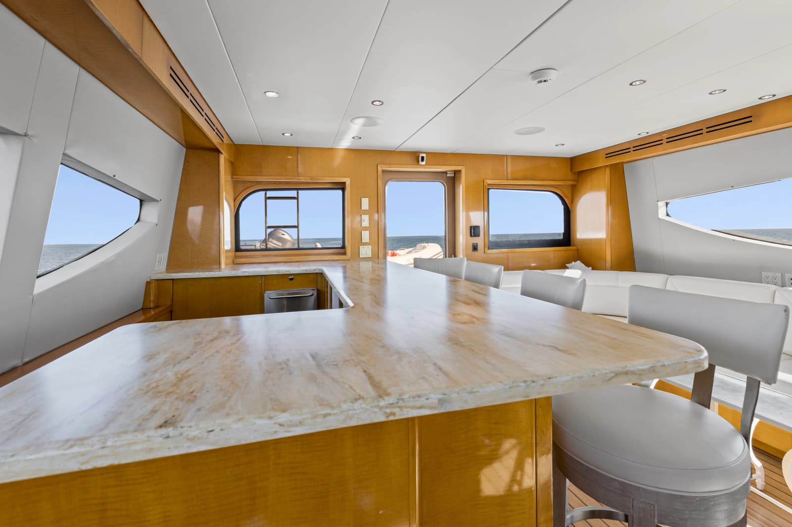 2006 Hatteras 80 Motor Yacht Skylounge - Photo 28