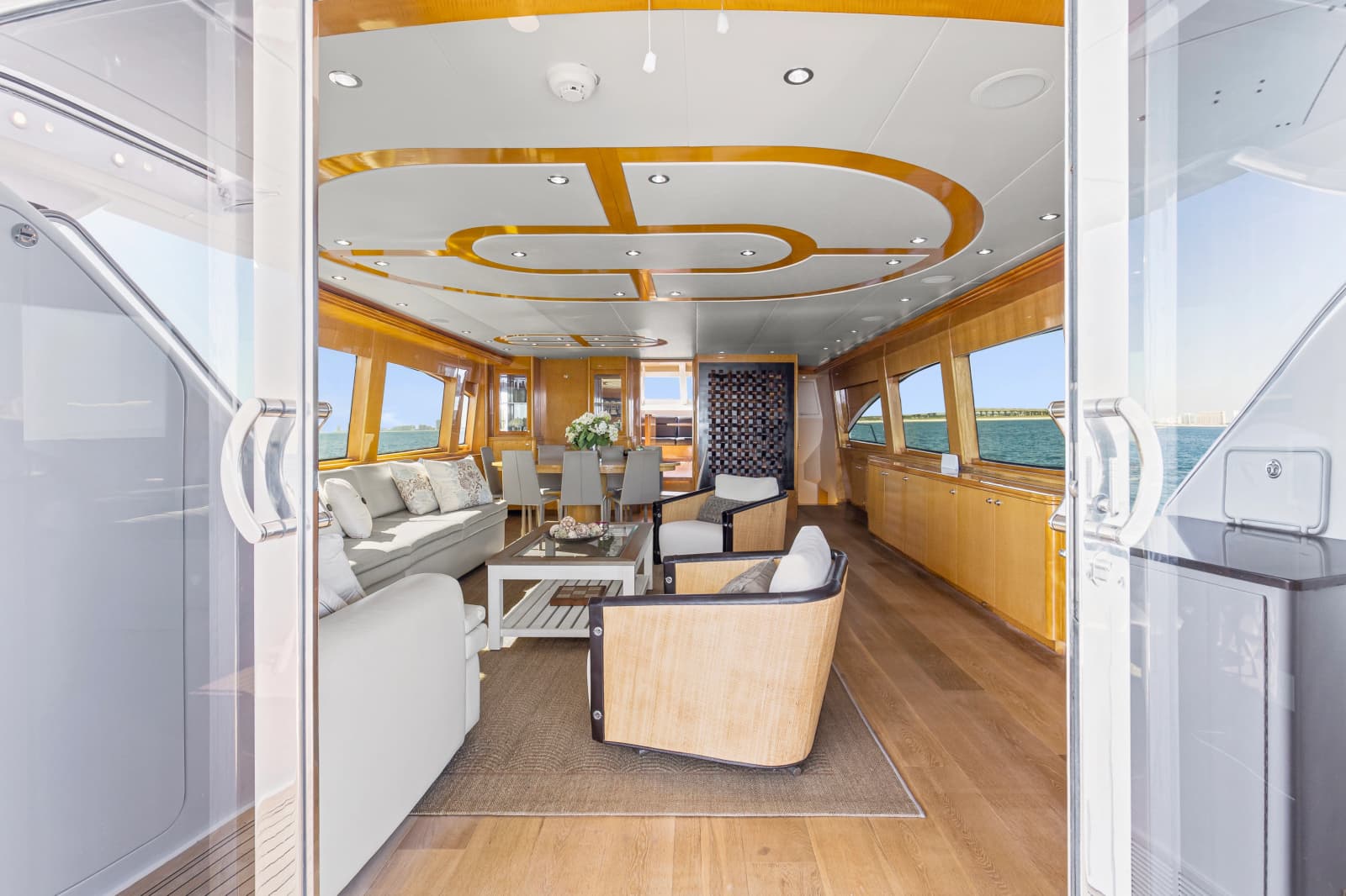 2006 Hatteras 80 Motor Yacht Skylounge - Photo 12