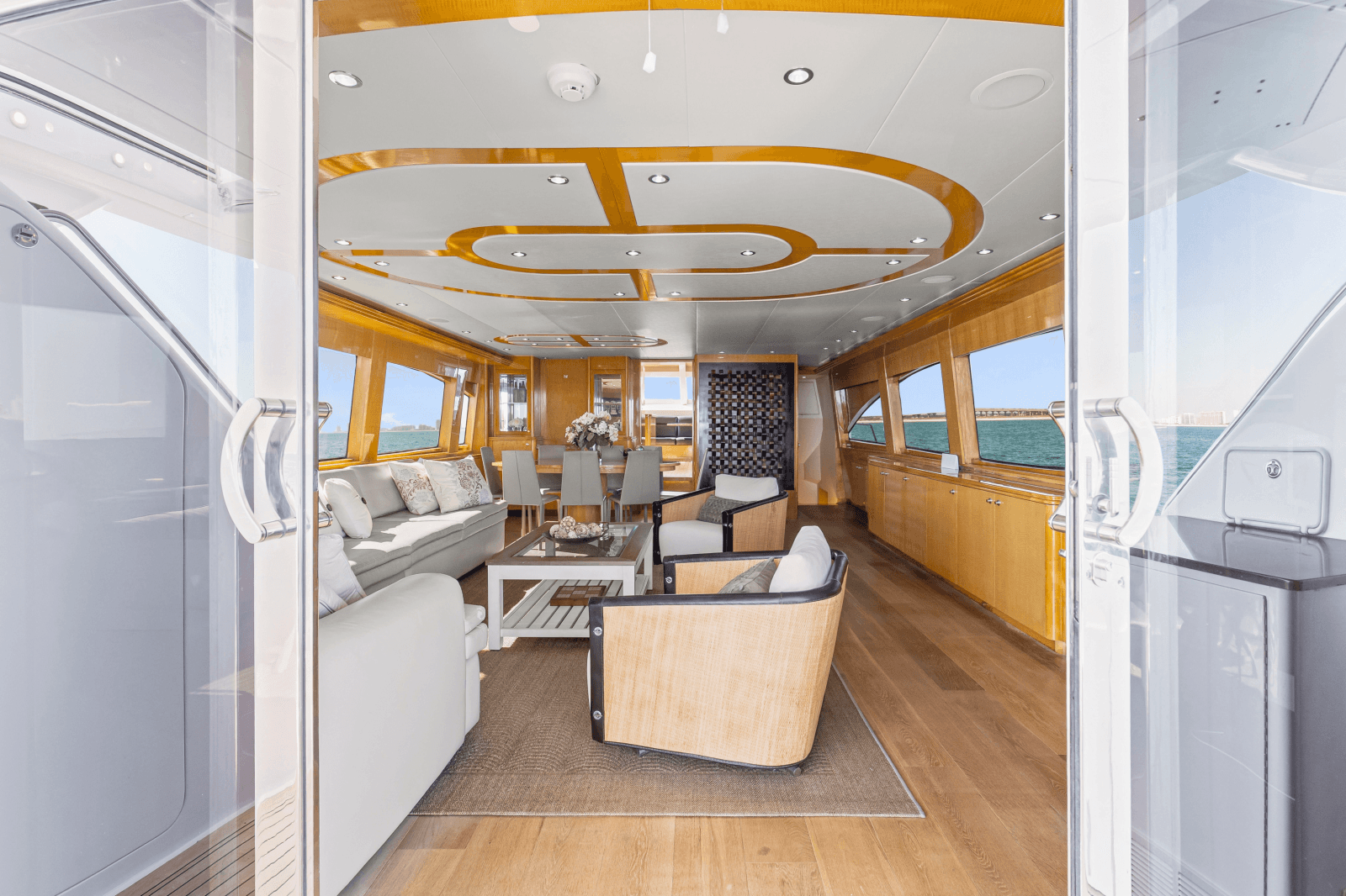 2006 Hatteras 80 Motor Yacht Skylounge - Photo 12