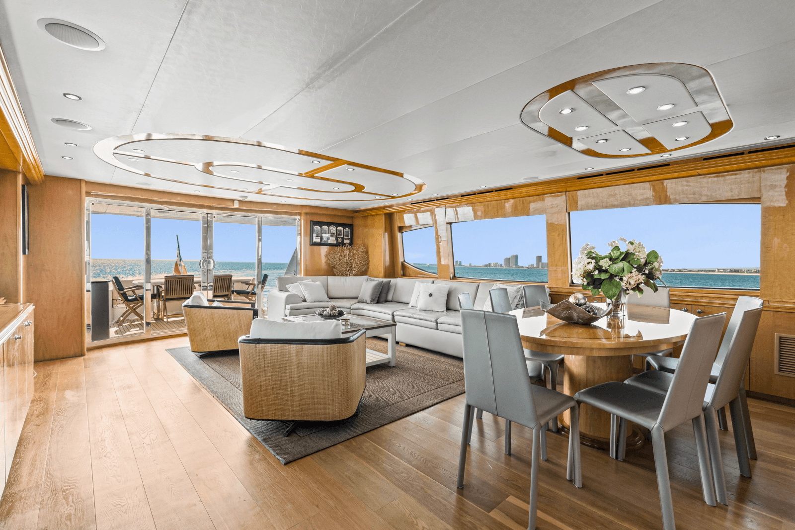 2006 Hatteras 80 Motor Yacht Skylounge - Photo 13