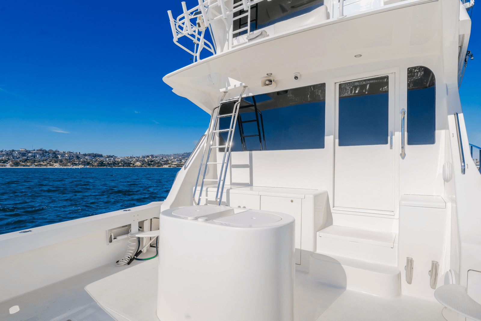 1999 Viking Enclosed Bridge - Photo 30