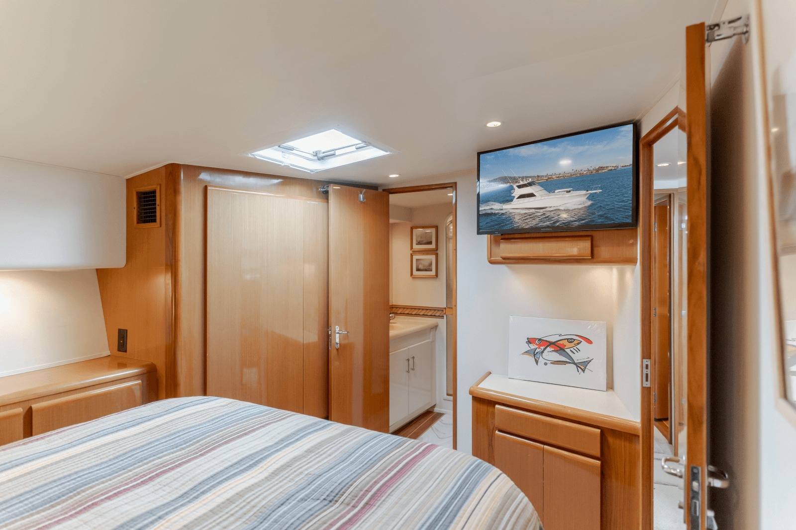 1999 Viking Enclosed Bridge - Photo 24