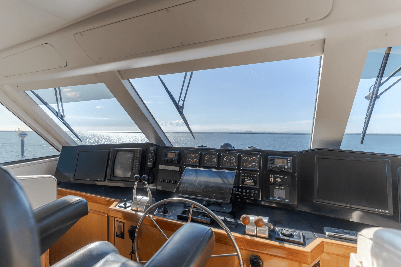 1999 Viking Enclosed Bridge - Photo 9
