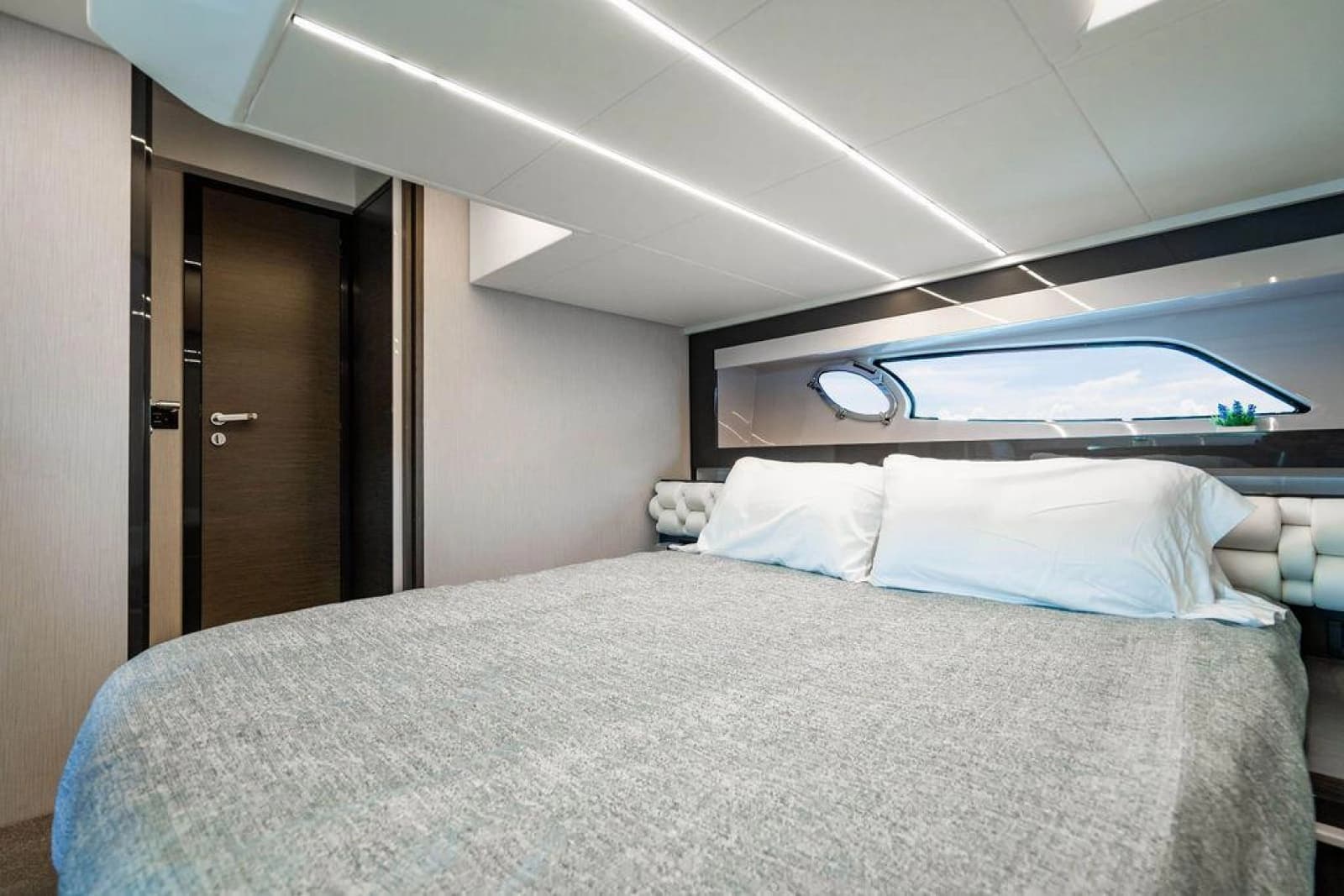 2018 Pershing 5x - Photo 41