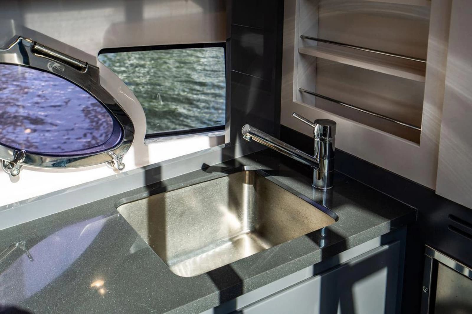 2018 Pershing 5x - Photo 33