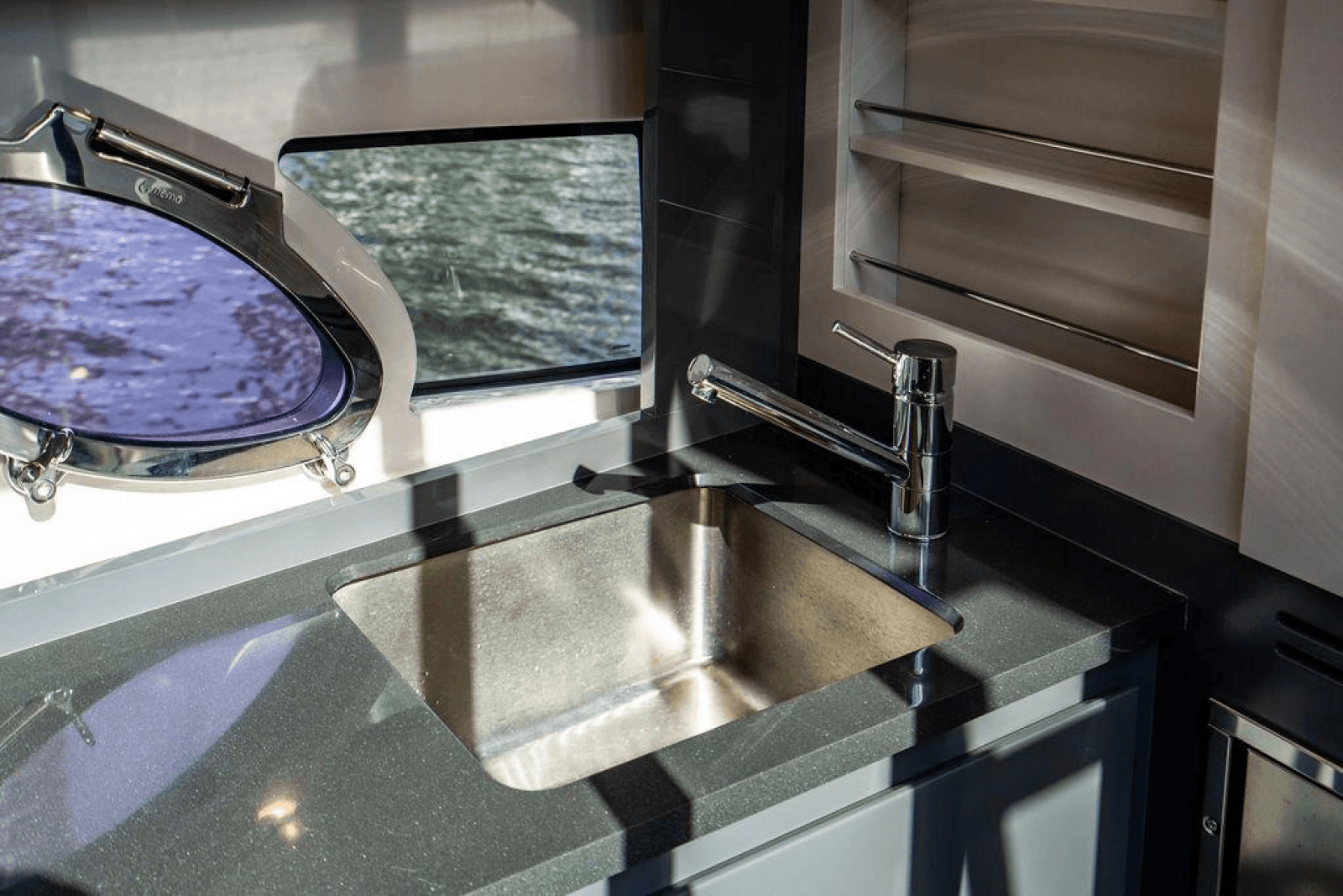 2018 Pershing 5x - Photo 33