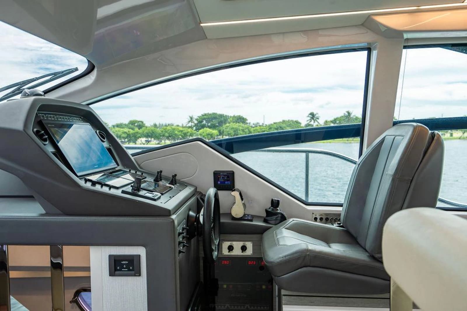 2018 Pershing 5x - Photo 17