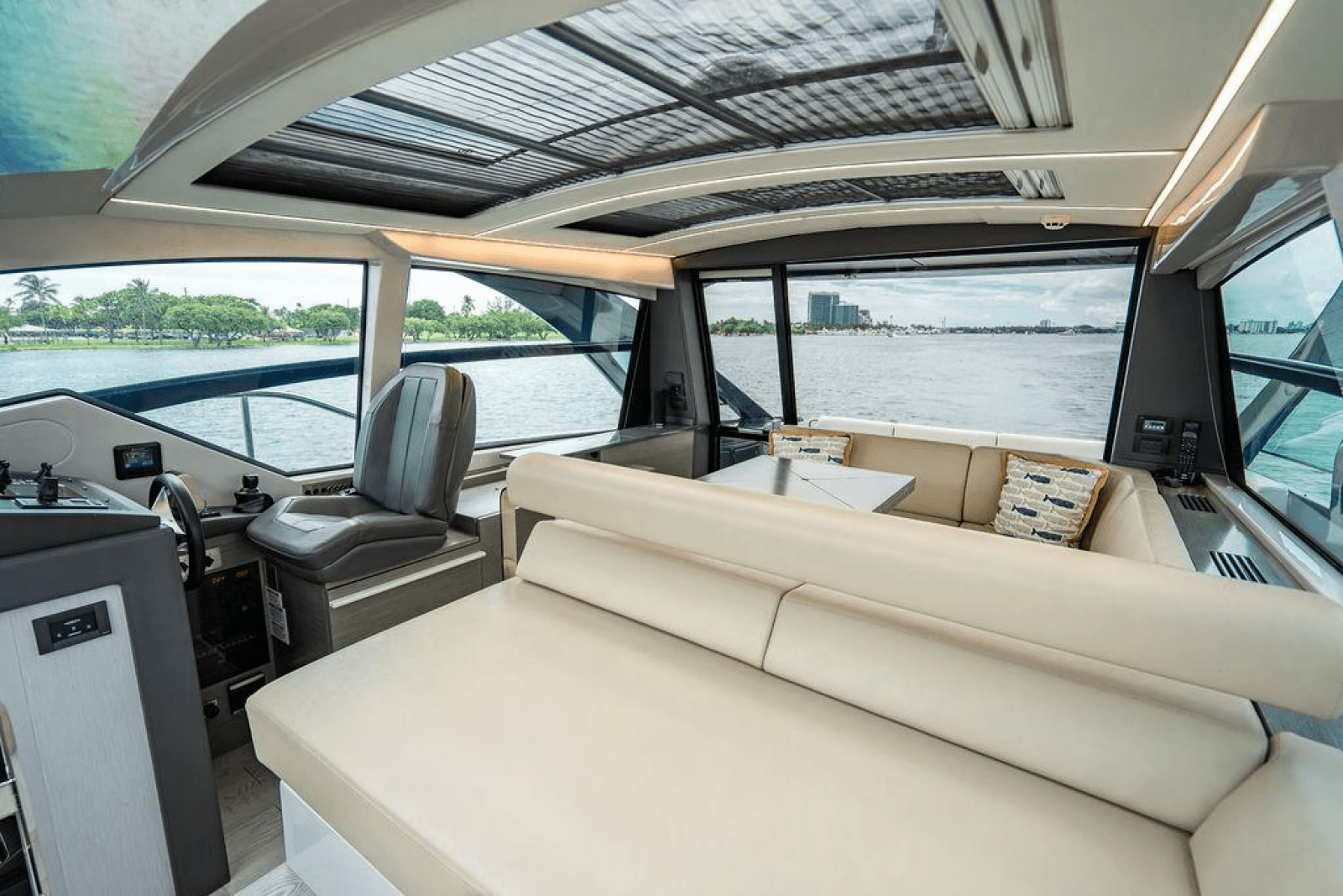 2018 Pershing 5x - Photo 16