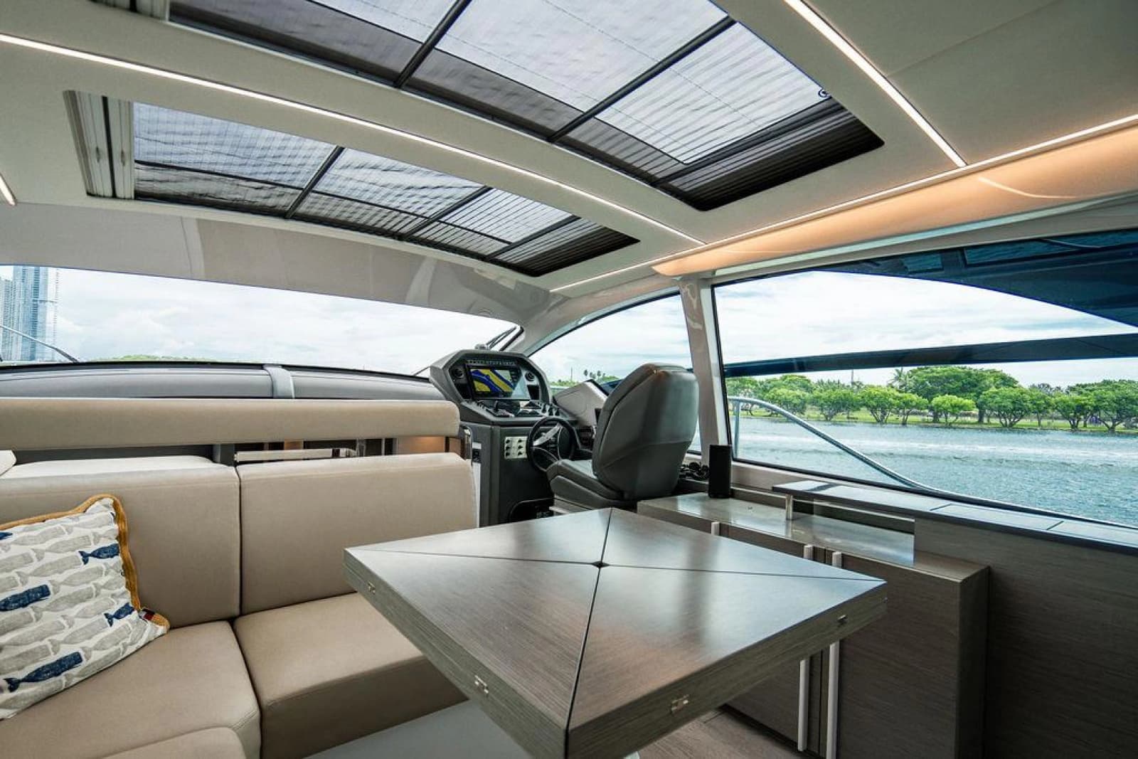 2018 Pershing 5x - Photo 13