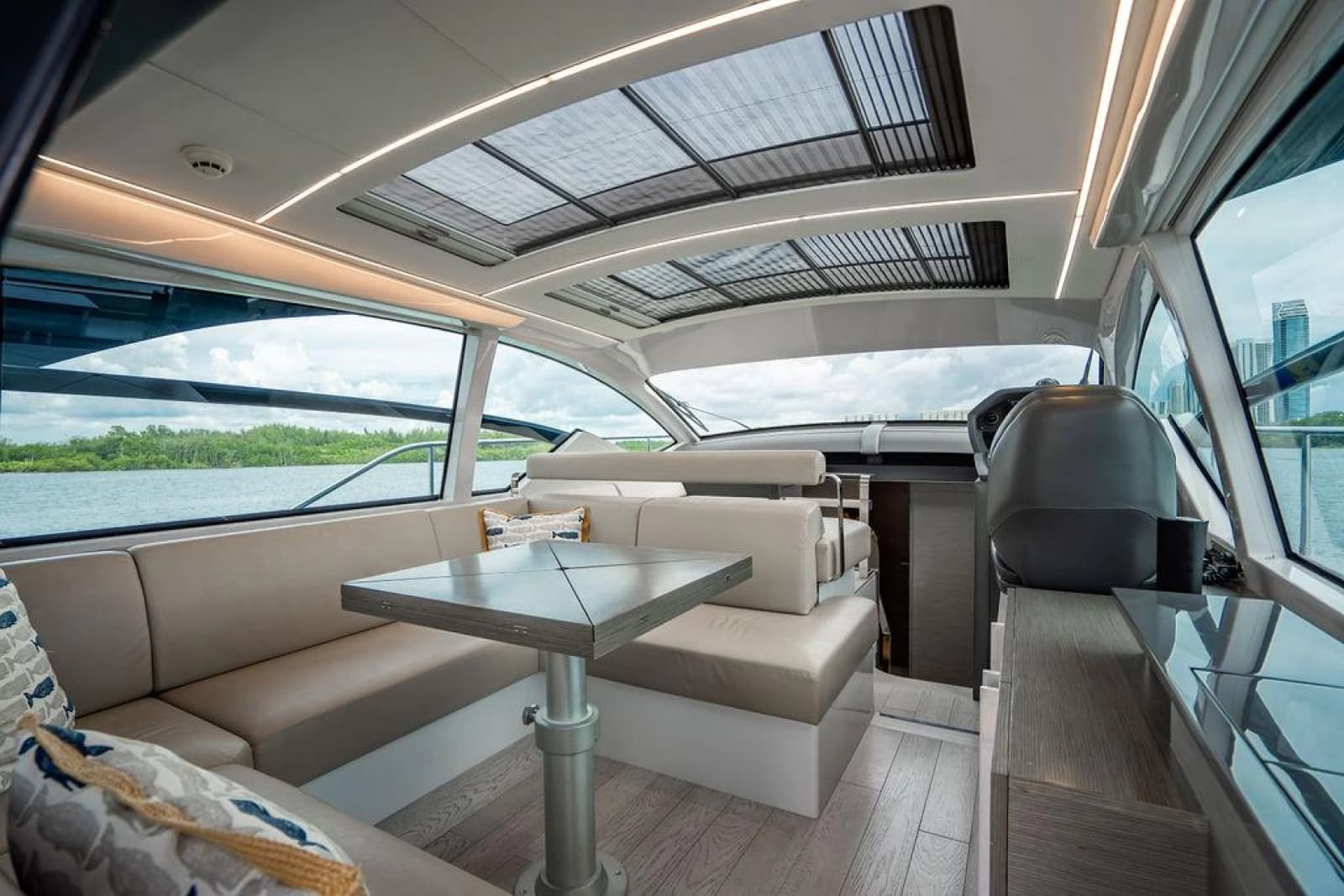2018 Pershing 5x - Photo 12