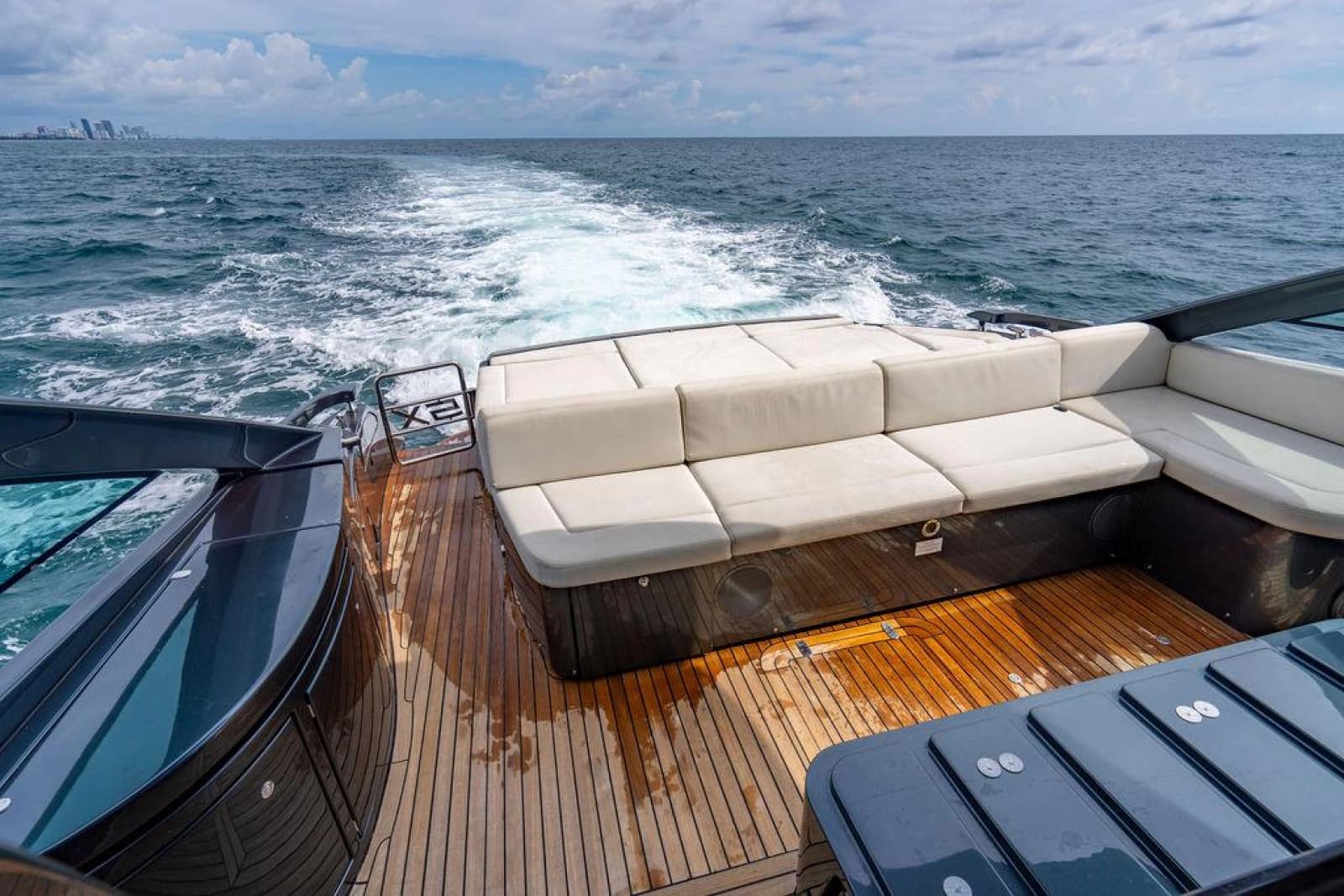 2018 Pershing 5x - Photo 9