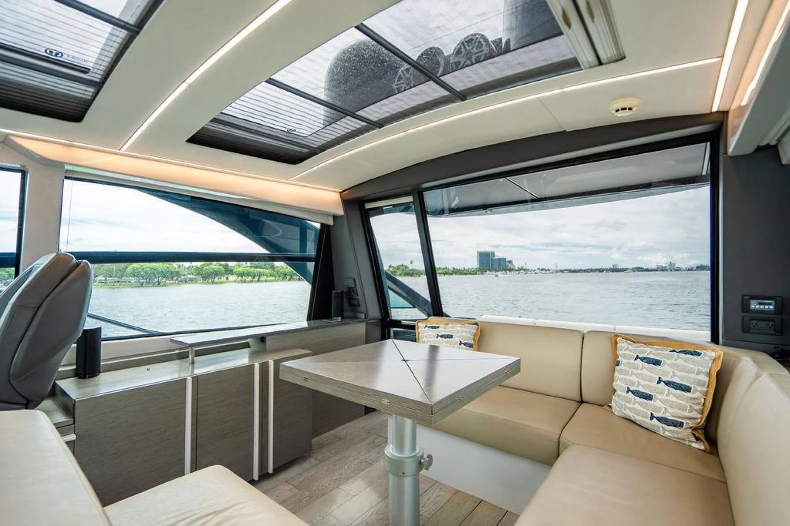 2018 Pershing 5x - Photo 14
