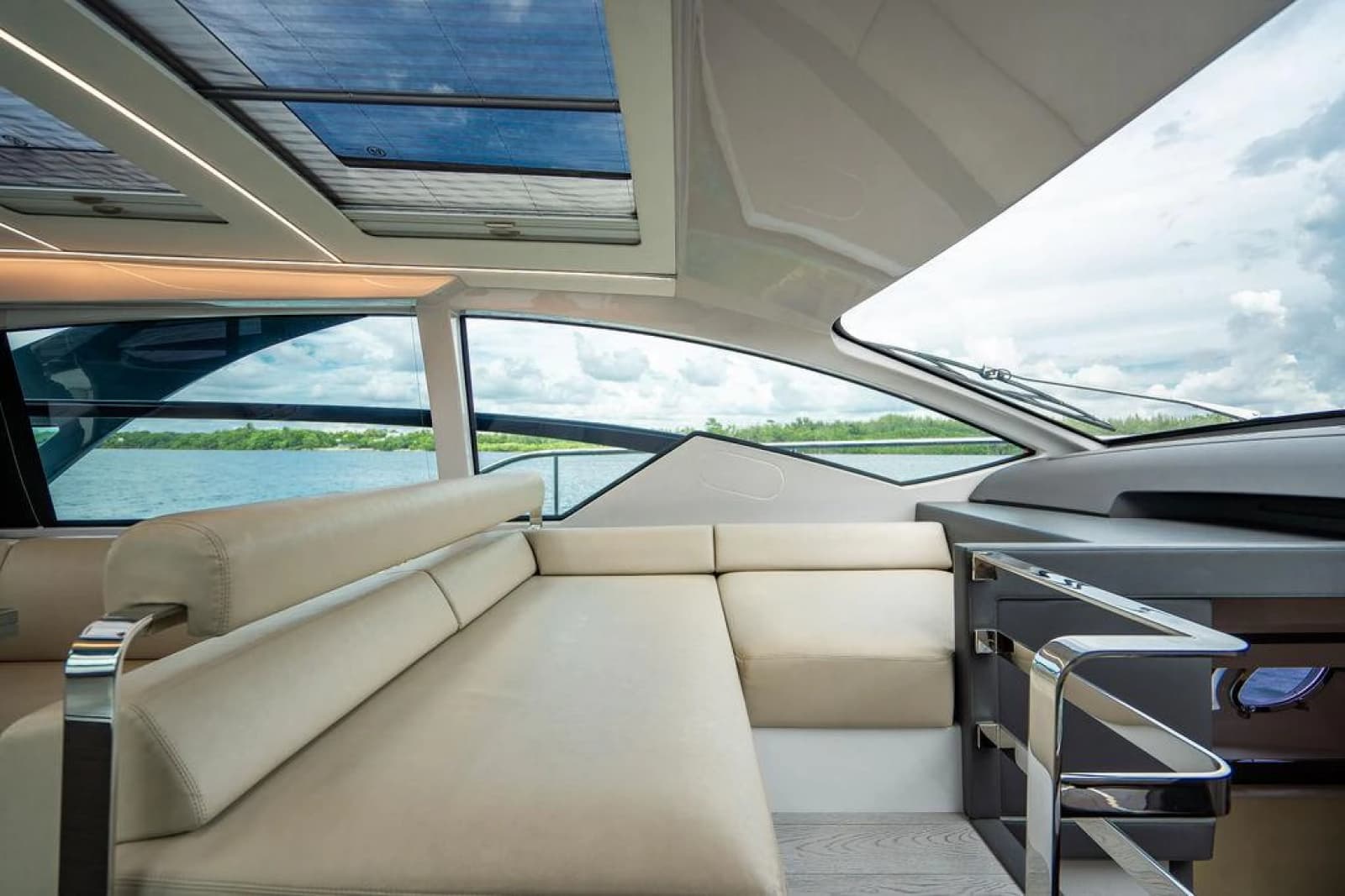 2018 Pershing 5x - Photo 25