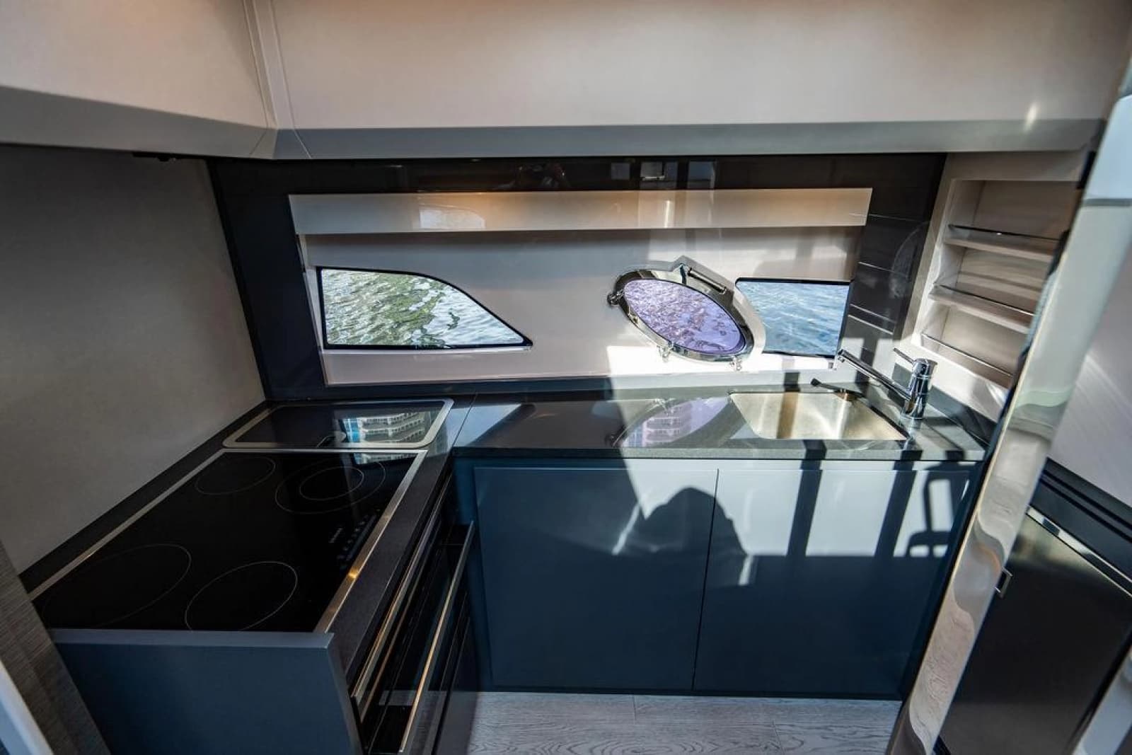 2018 Pershing 5x - Photo 34