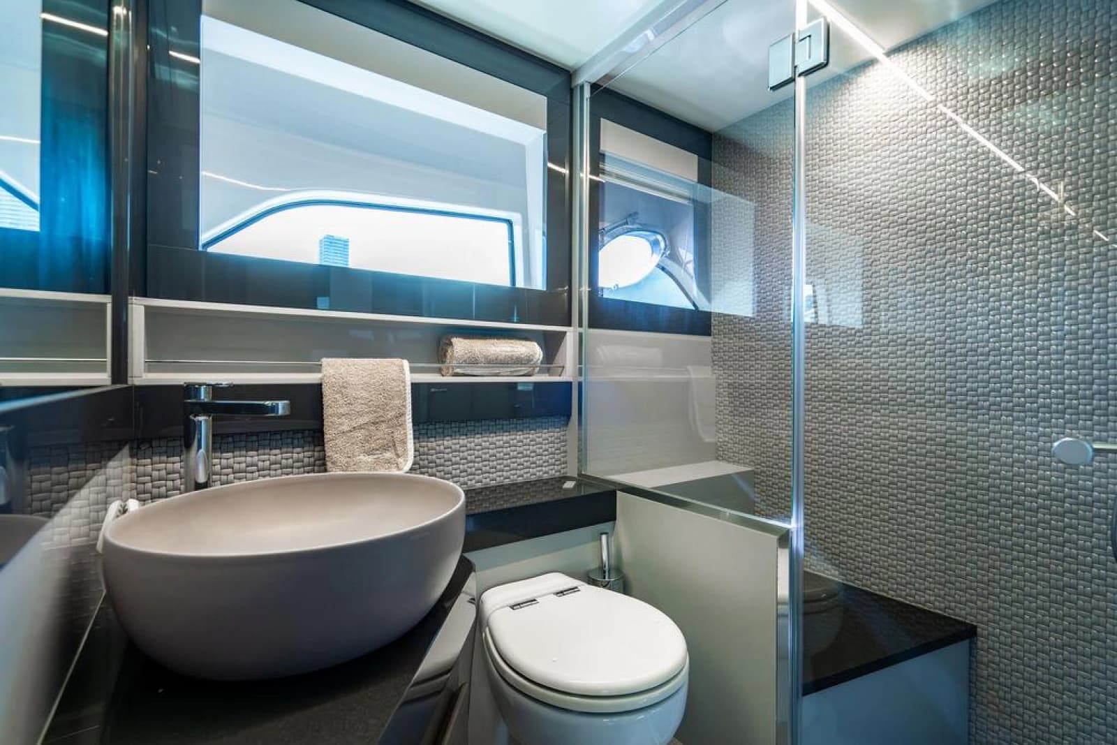 2018 Pershing 5x - Photo 46