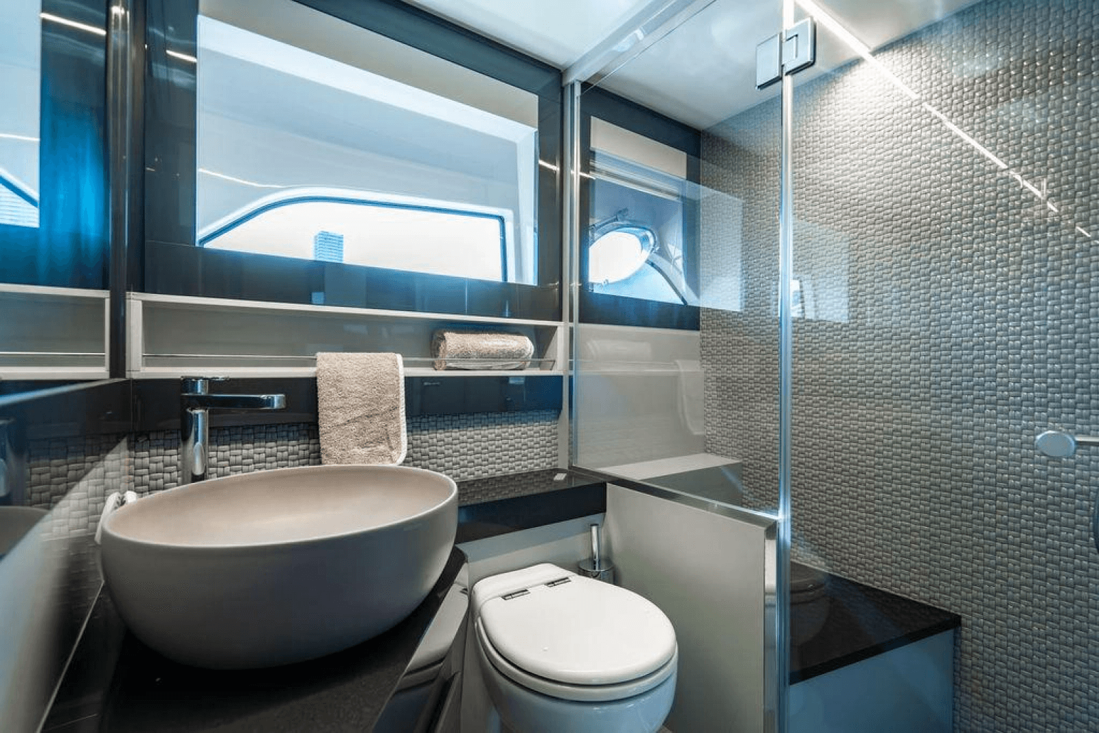 2018 Pershing 5x - Photo 46