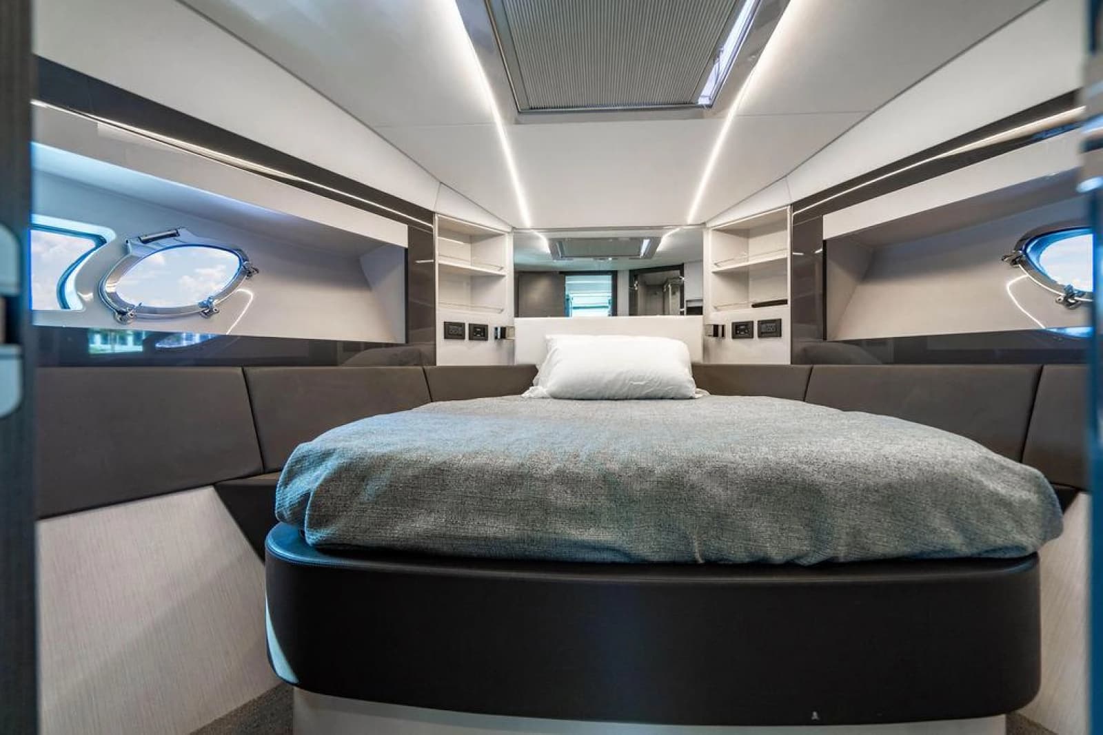 2018 Pershing 5x - Photo 45