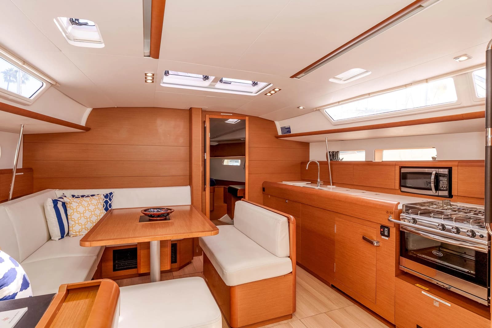 2018 Jeanneau Sun Odyssey 479 - Photo 25