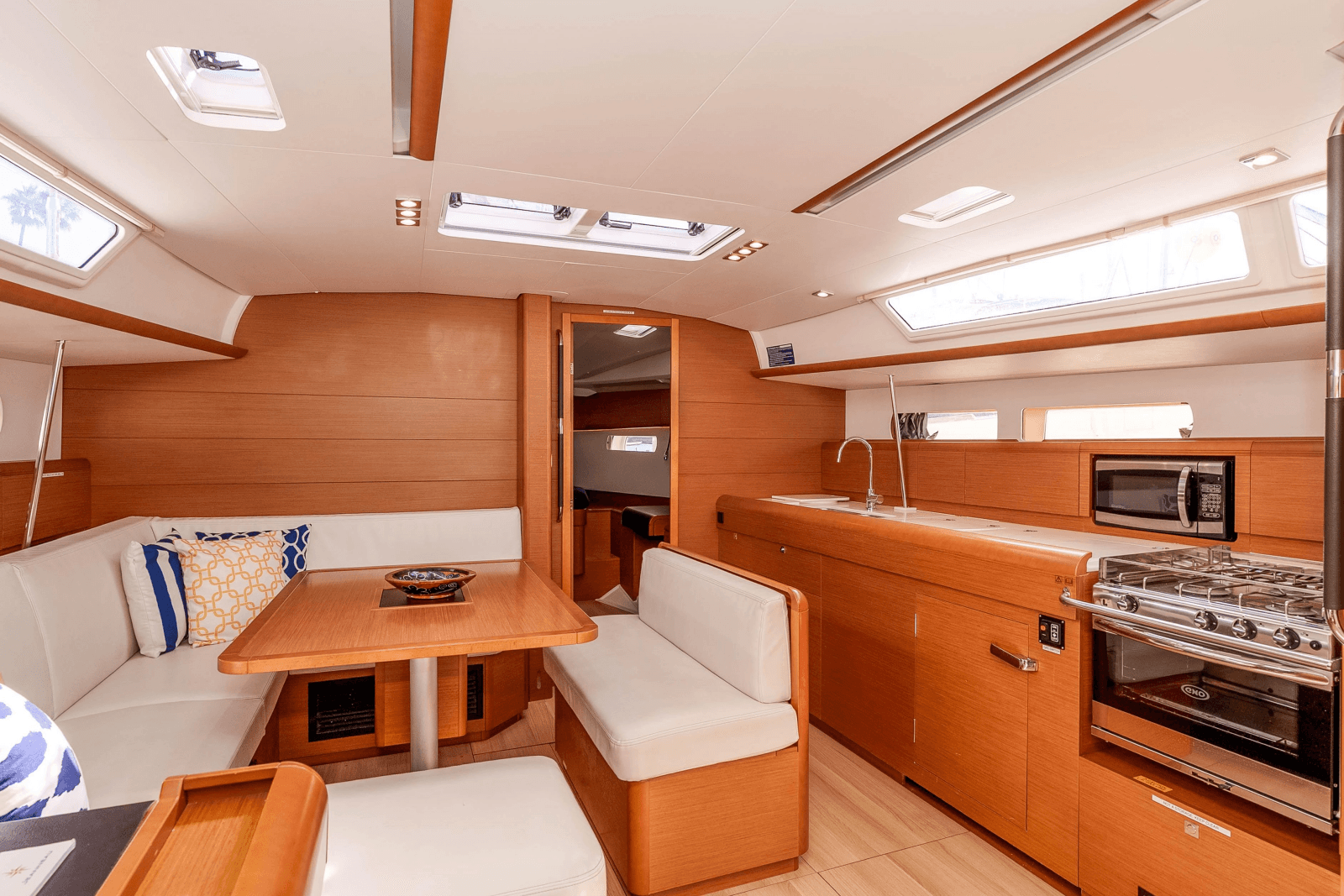 2018 Jeanneau Sun Odyssey 479 - Photo 25