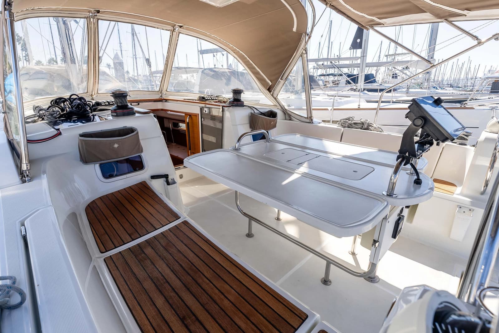 2018 Jeanneau Sun Odyssey 479 - Photo 17