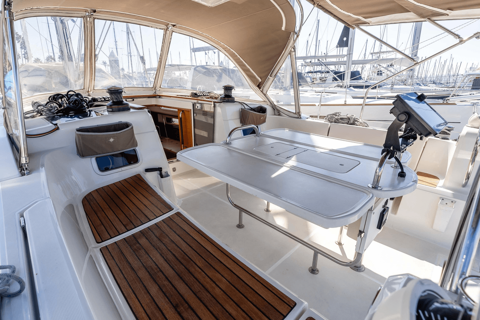 2018 Jeanneau Sun Odyssey 479 - Photo 17
