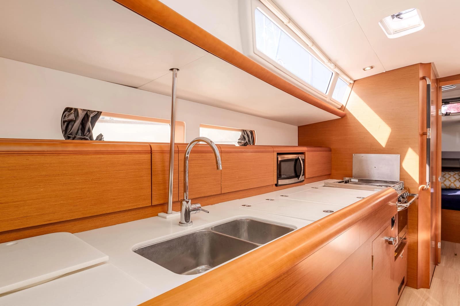 2018 Jeanneau Sun Odyssey 479 - Photo 27