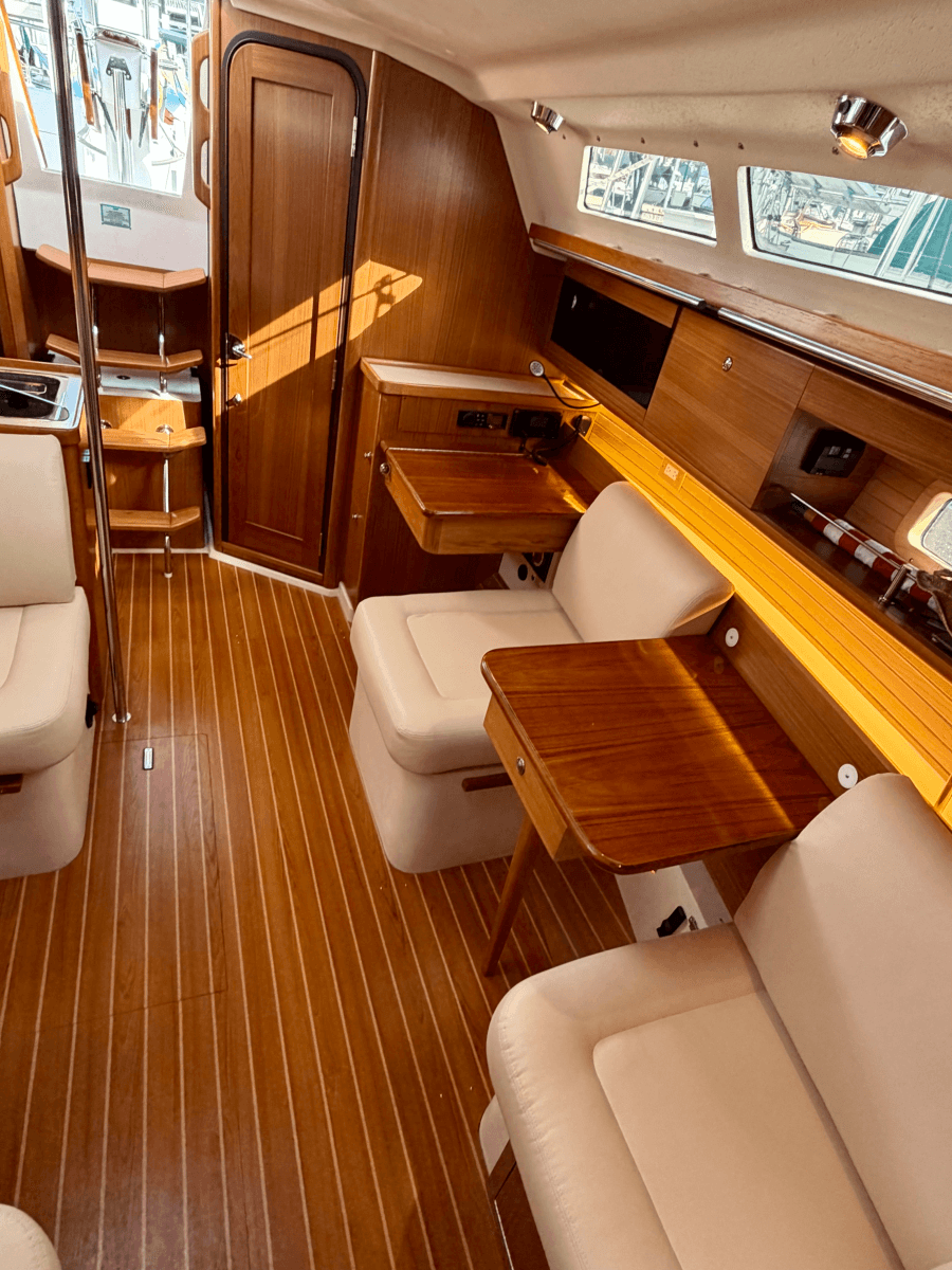 2023 Catalina 355 - Photo 19