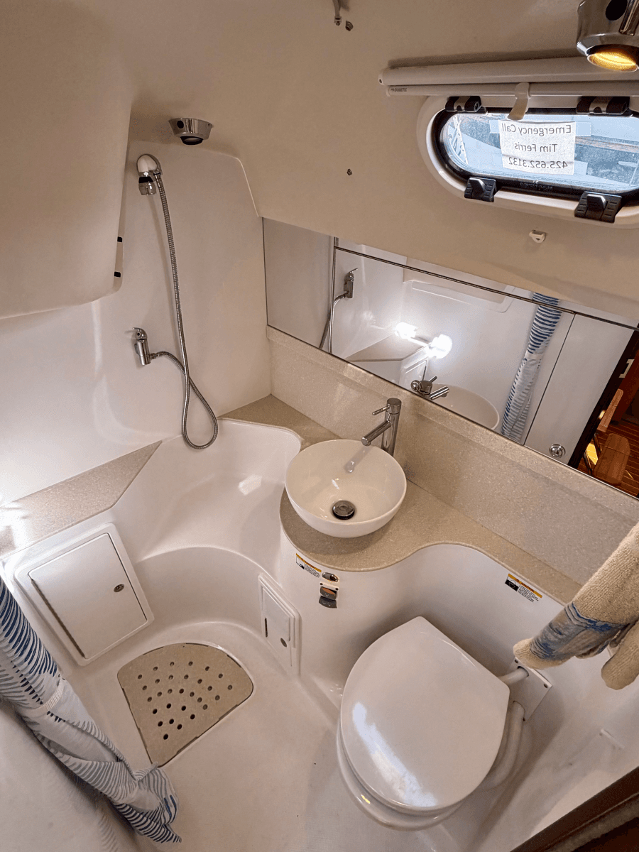 2023 Catalina 355 - Photo 24