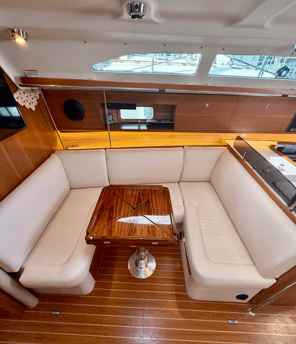 2023 Catalina 355 - Photo 22