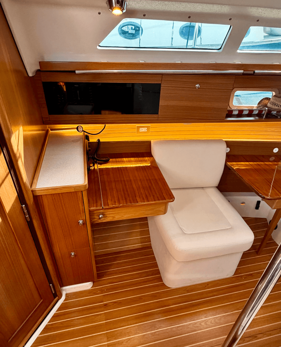 2023 Catalina 355 - Photo 21