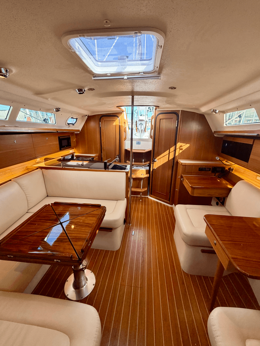 2023 Catalina 355 - Photo 16