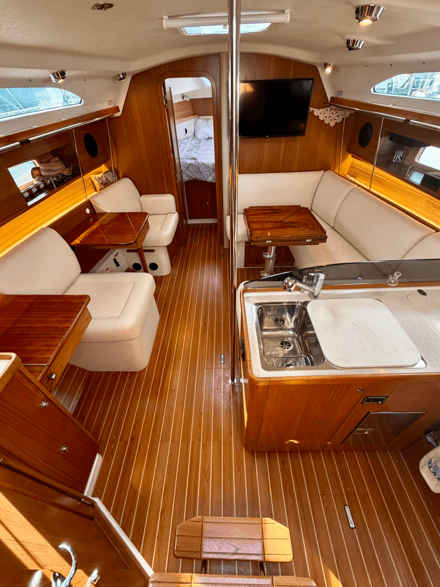 2023 Catalina 355 - Photo 14
