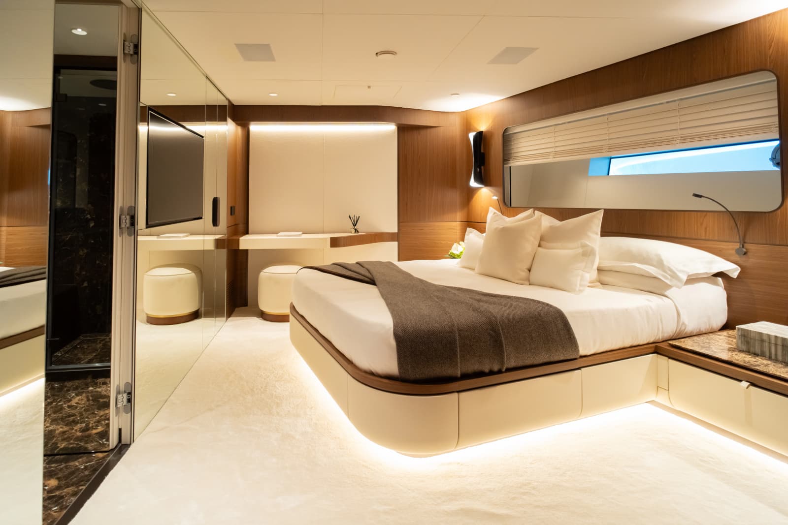 2027 Extra Yachts X90 Fast - Photo 45