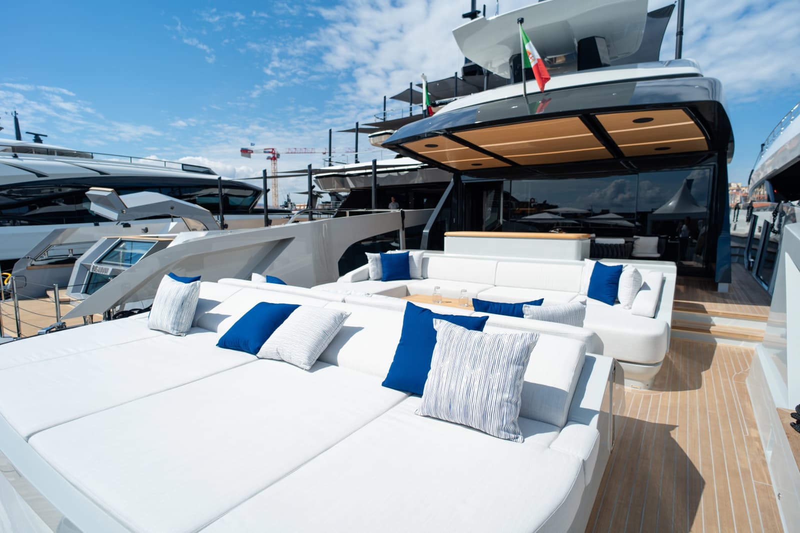 2027 Extra Yachts X90 Fast - Photo 11