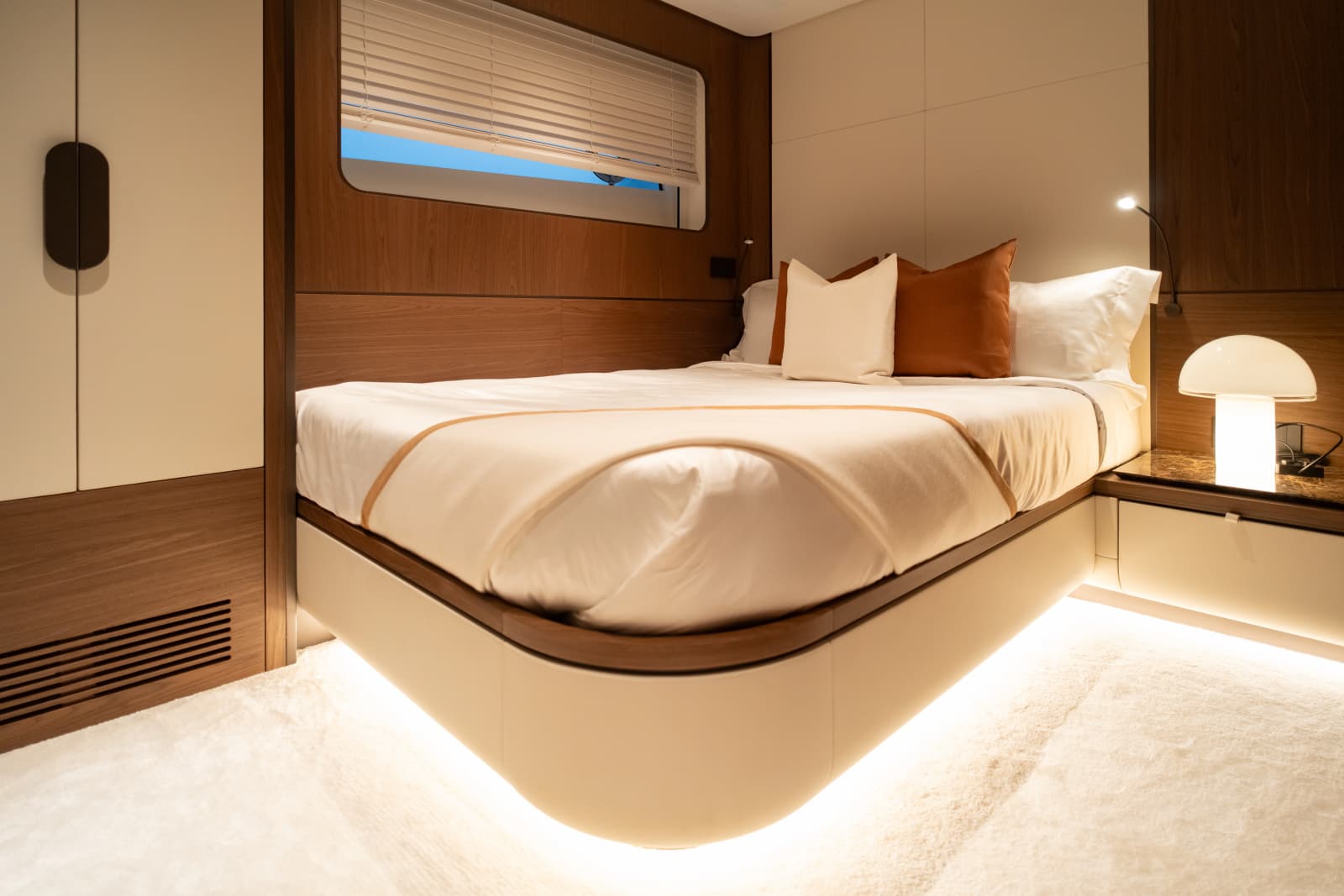 2027 Extra Yachts X90 Fast - Photo 50
