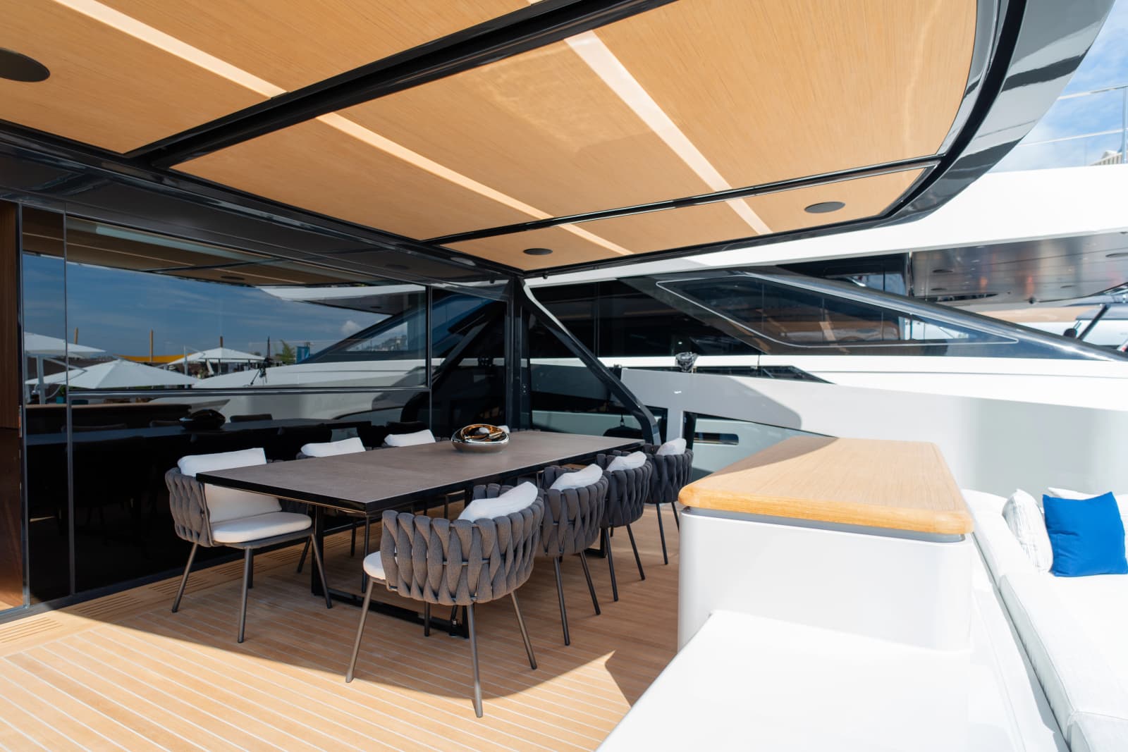 2027 Extra Yachts X90 Fast - Photo 12