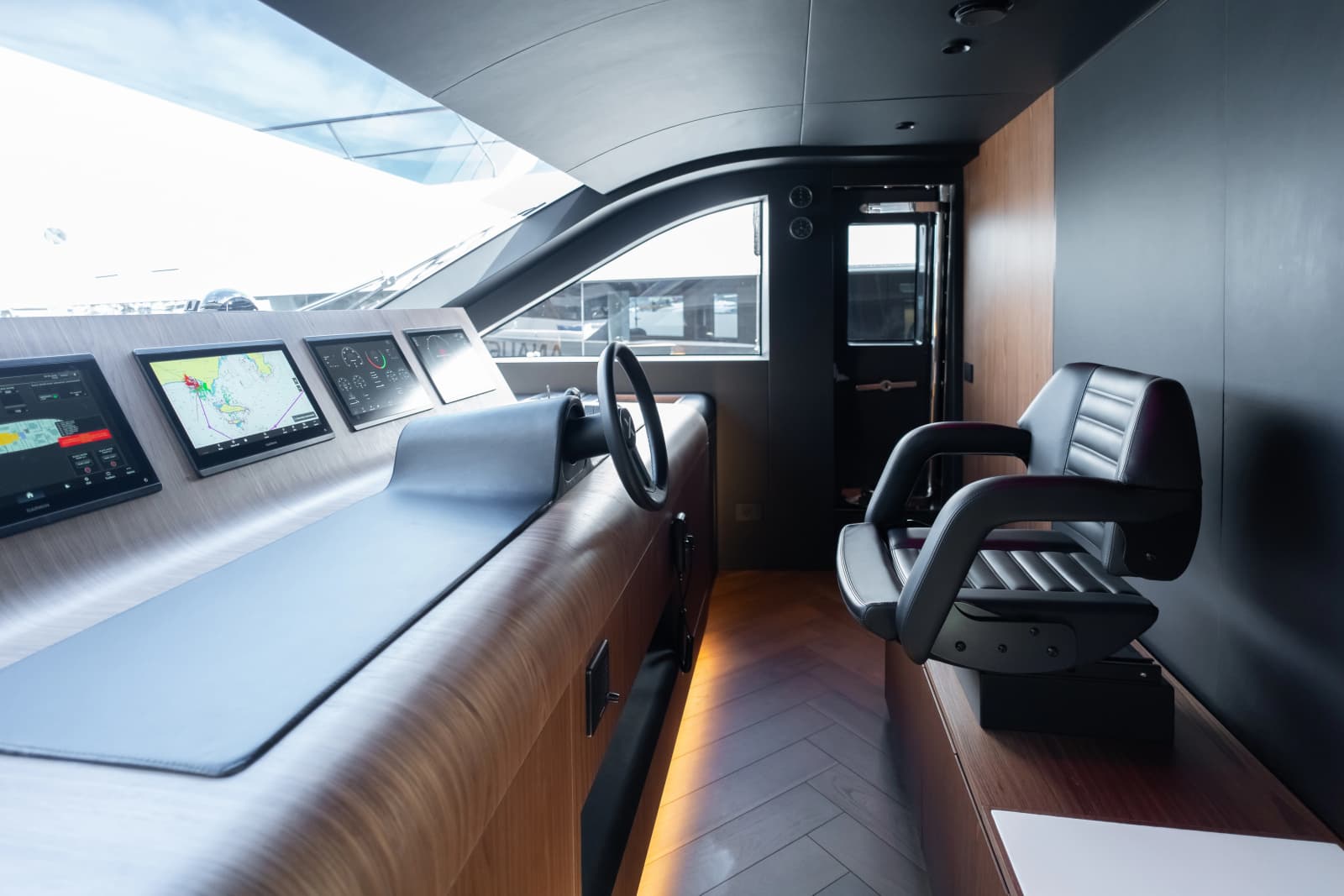 2027 Extra Yachts X90 Fast - Photo 22