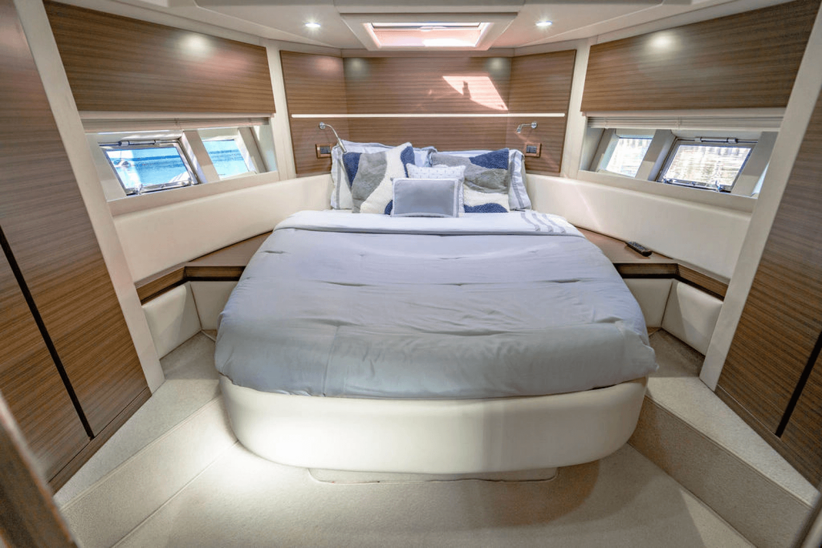 2015 Azimut 54 Flybridge - Photo 48