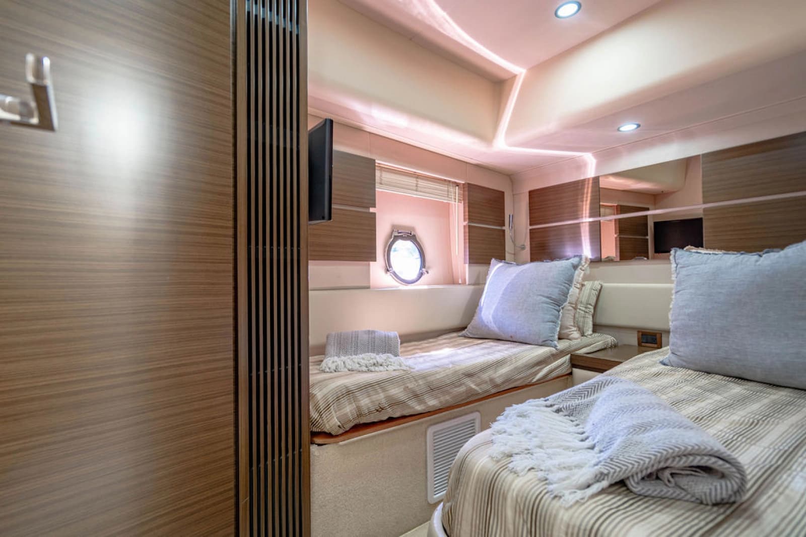 2015 Azimut 54 Flybridge - Photo 54
