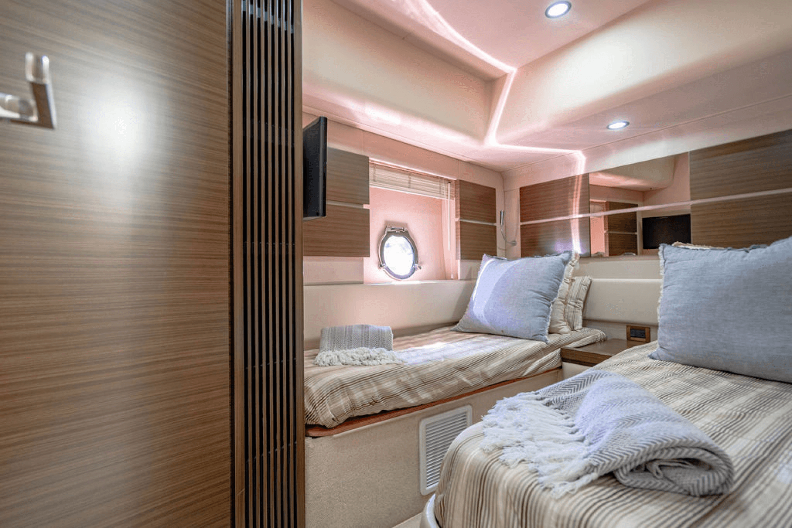 2015 Azimut 54 Flybridge - Photo 54